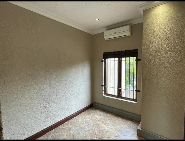 BUSINESS FOR SALE IN ROOIHUISKRAAL NORTH